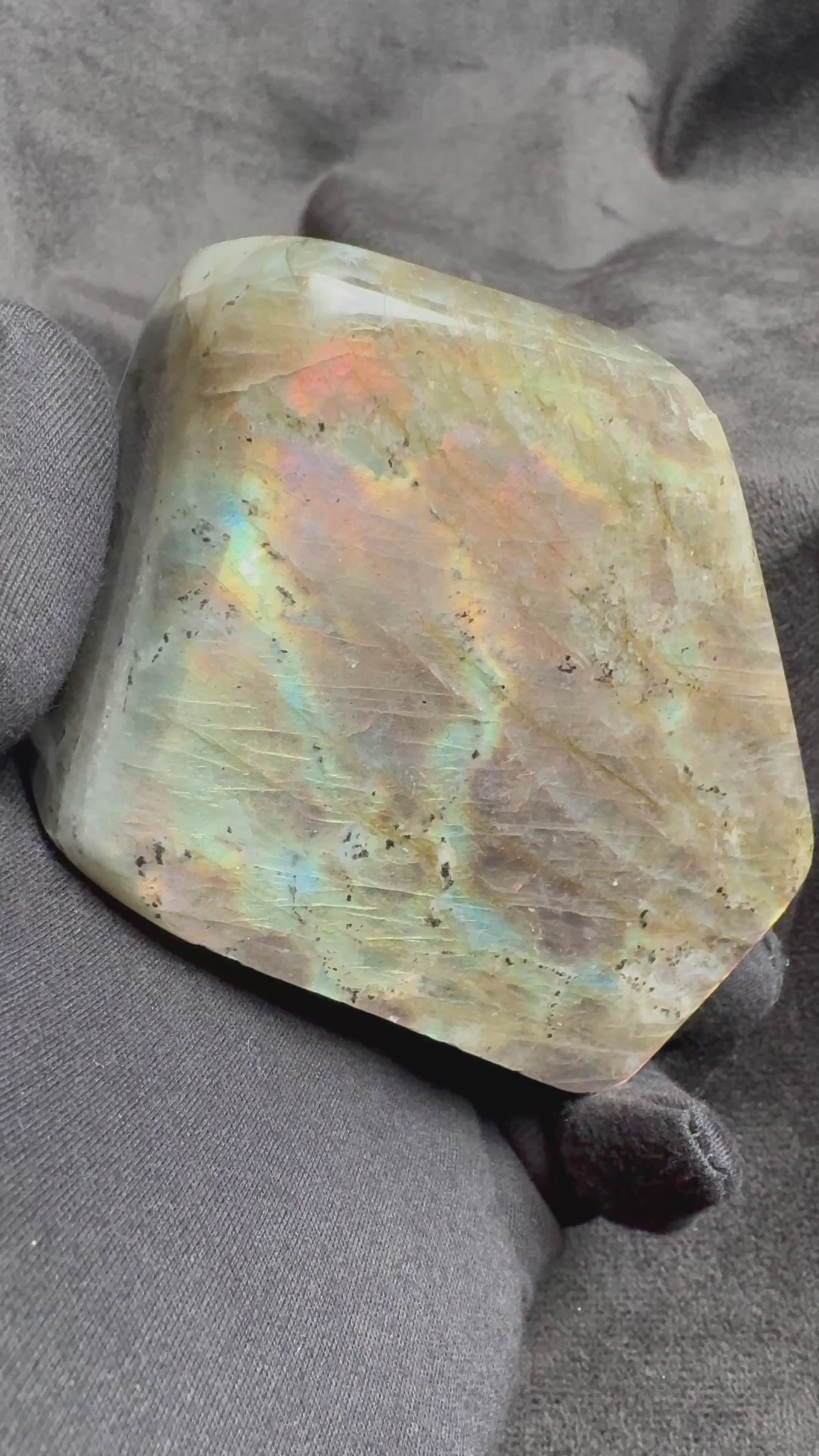 Labradorite Freeform (Full Flash High Quality)